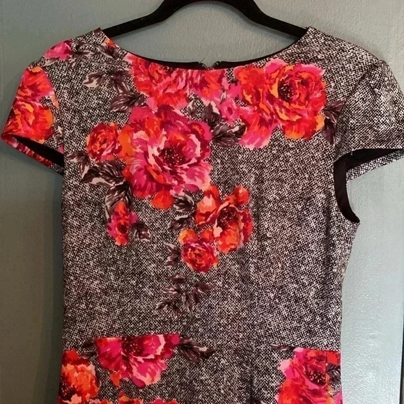 Betsy Johnson size 6 - pencil dress with cap sleeves - black and white - Picture 2 of 10